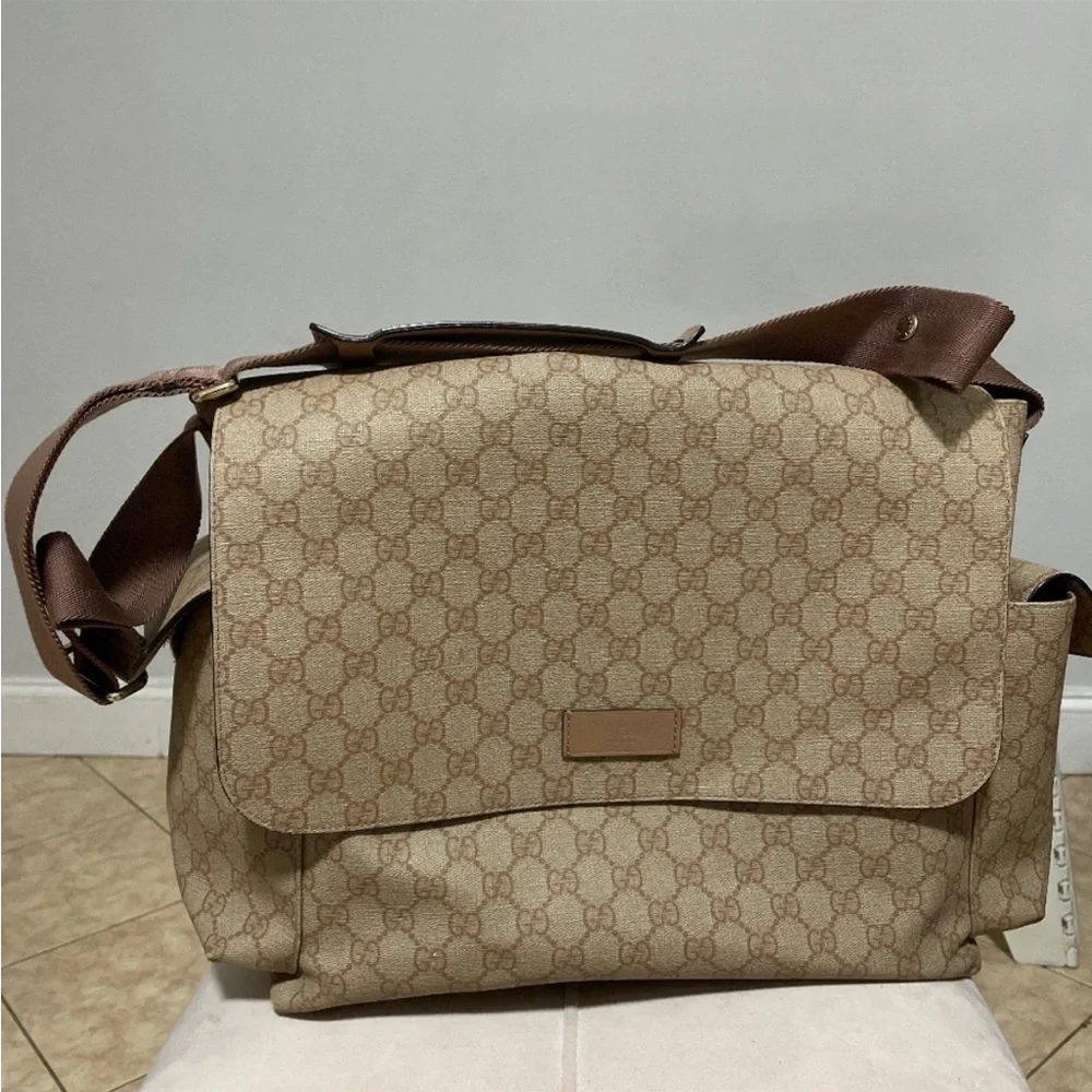 AUTHENTIC GUCCI BAG MINT CONDITION - Picture 1 of 4